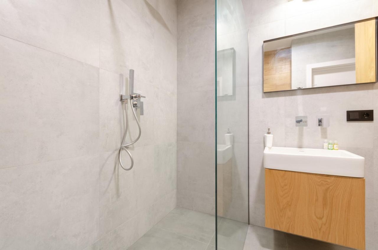 Petrovdom 12-95 Loft Apartments At Rc Kvartet, 16Г Vasyl Lypkivskyi Street 키예프 외부 사진